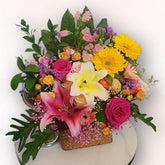 多彩慶賀花籃 TB005|粉紅百合+太陽花+玫瑰花籃設計|大富貴花店 Rich Garden