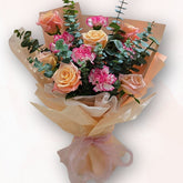 香檳粉康花束 F085|香檳玫瑰康乃馨清新花束|大富貴花店 Rich Garden