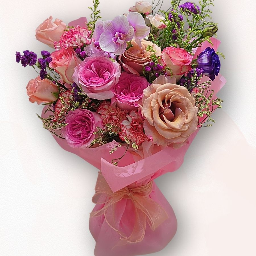 高雅粉調花束 F086|玫瑰 × 蝴蝶蘭 × 紫桔梗|大富貴花店 Rich Garden