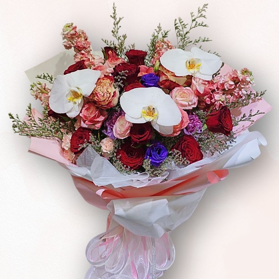 蝴蝶蘭紅玫瑰花束 F109|Phalaenopsis Red Rose Mixed Bouquet|大富貴花店 Rich Garden