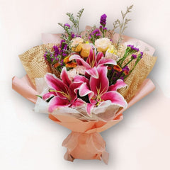 百合玫瑰花束 Lily Rose Bouquet，結合百合與玫瑰的溫柔氣質，適合情人節、母親節、生日及探病送花之選｜香港大富貴花店 Rich Garden