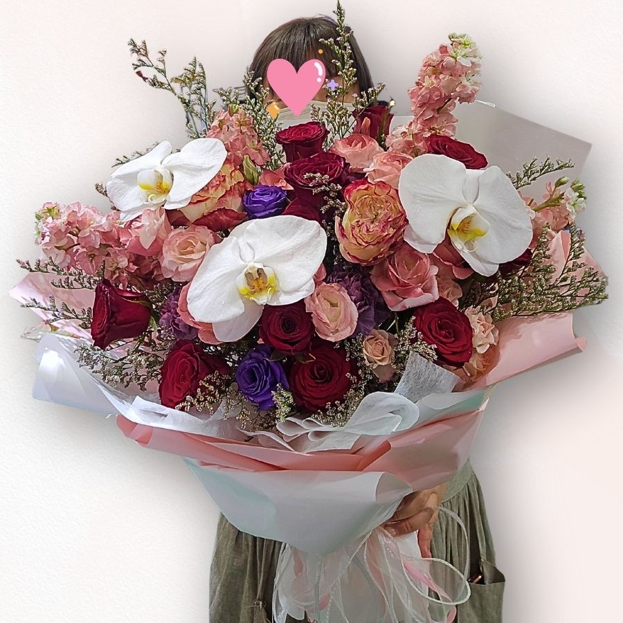蝴蝶蘭紅玫瑰花束 F109｜Phalaenopsis Red Rose Mixed Bouquet｜大富貴花店 Rich Garden

